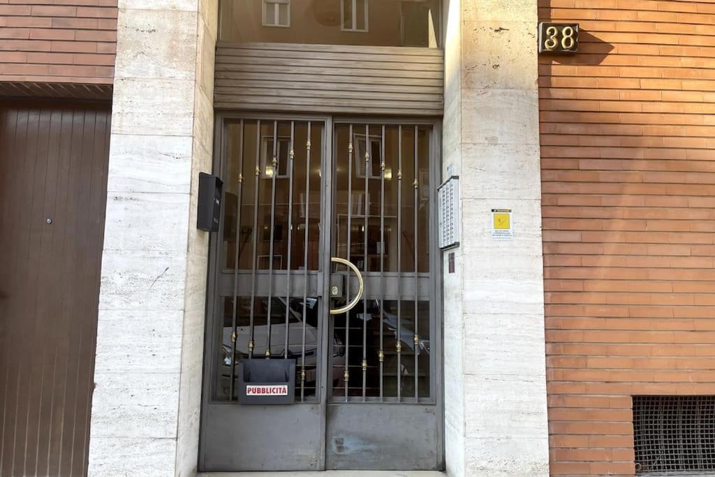 Appartamento Amazing Flat With Terrace Milano Esterno foto