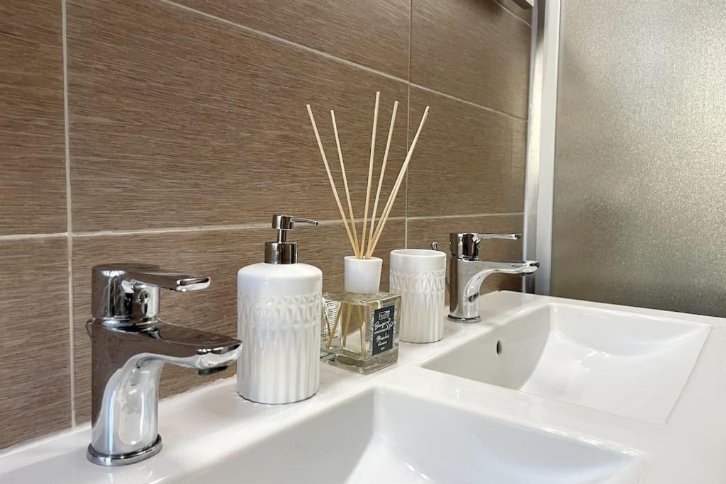 Appartamento Amazing Flat With Terrace Milano Esterno foto