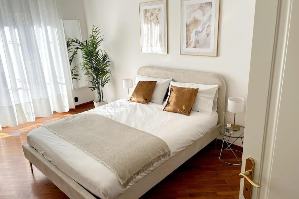 Appartamento Amazing Flat With Terrace Milano Esterno foto