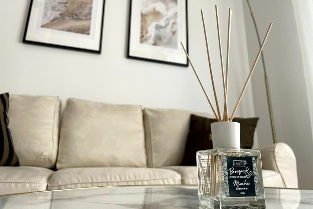 Appartamento Amazing Flat With Terrace Milano Esterno foto
