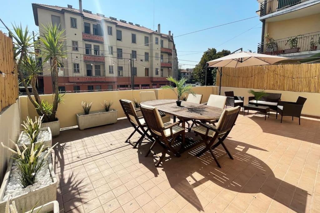 Appartamento Amazing Flat With Terrace Milano Esterno foto